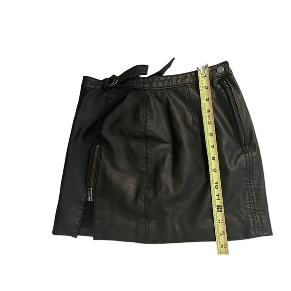 Free People Black Faux Leather Mini Skirt - Women’s Size 2, Edgy Chic Style - Picture 6 of 9